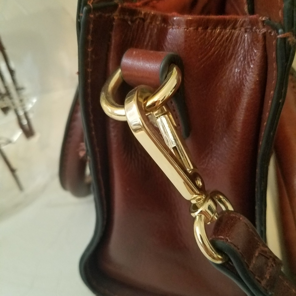 Wilsons Leather Co Burgundy Wine Colored Leather Shoulder and Crossbody Purse - Picture 4 of 8